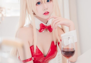 海角社区注册体验直击专栏：新用户在论坛中如何用低语开启一段禁忌情缘的独家秘密