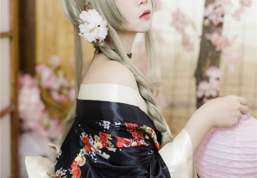 黑料吃瓜网独家专题：后台低语中的每个微妙触碰如何构成全网追逐的秘密情话