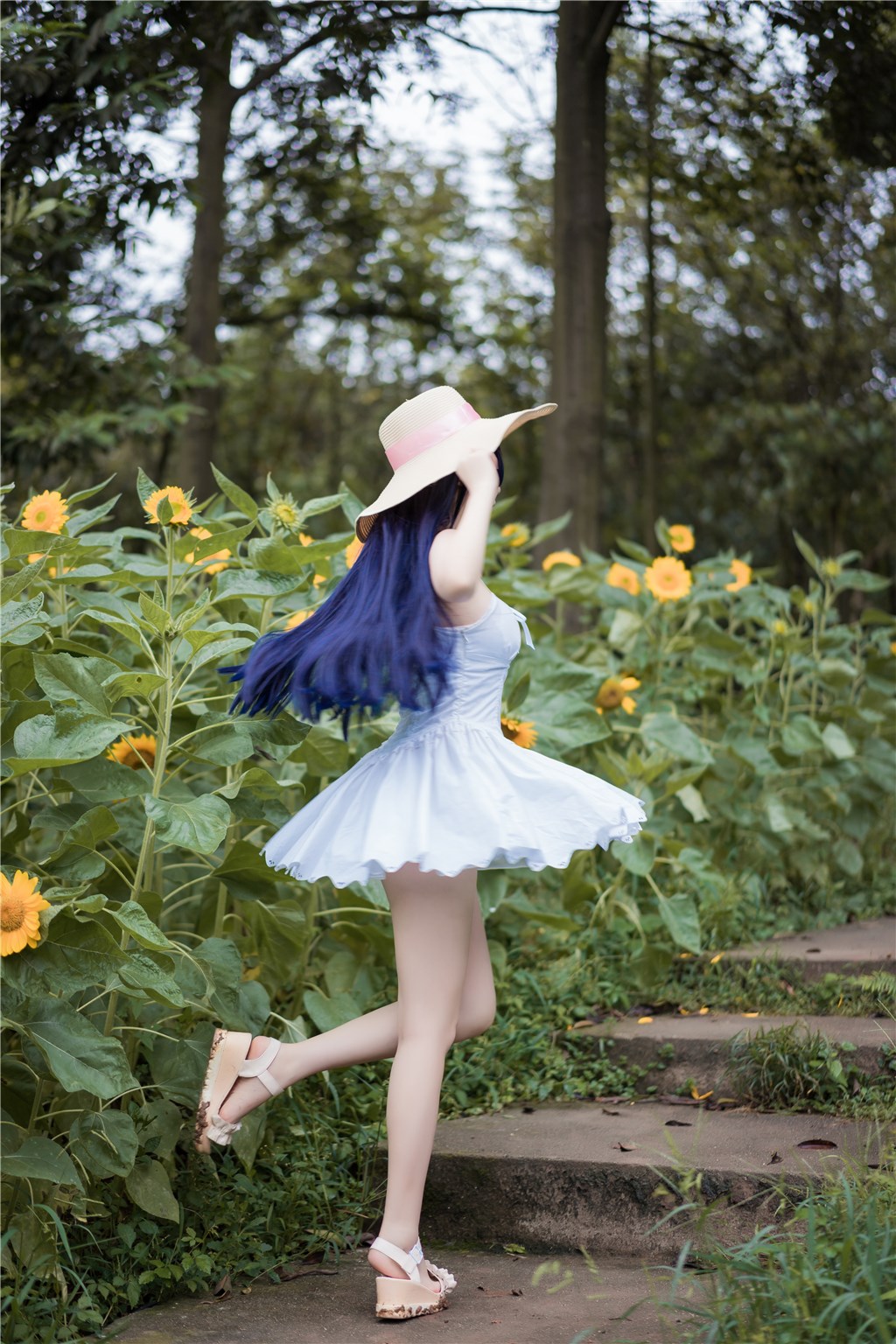 【麻豆官媒官方网站】私密夜话：官媒独家还原明星低语中的每个温柔瞬间