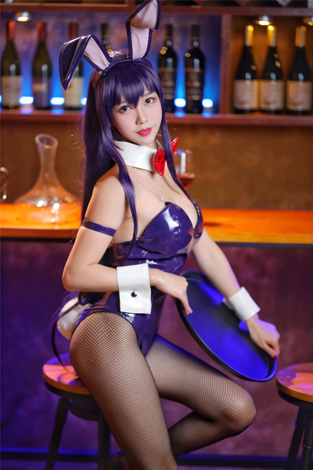 海角社区深夜聚焦：沙滩篝火下捕捉到的低语，暗示着一段禁忌情感的萌芽